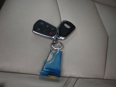 Used 2018 Cadillac Escalade ESV Luxury image 73