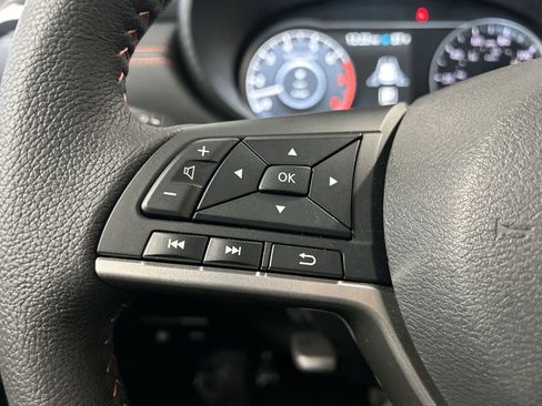 New 2025 Nissan Versa SR w/ Trunk Package image 19