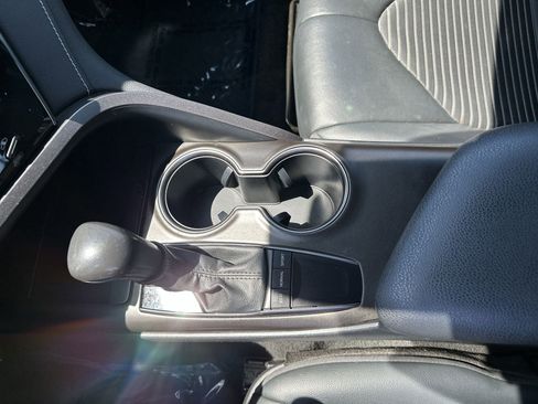 Used 2023 Toyota Camry SE image 21