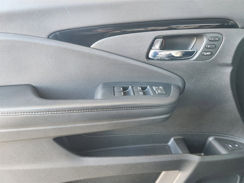 Certified 2022 Honda Pilot Touring image 22