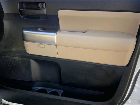 Used 2018 Toyota Sequoia SR5 w/ Premium Package image 21