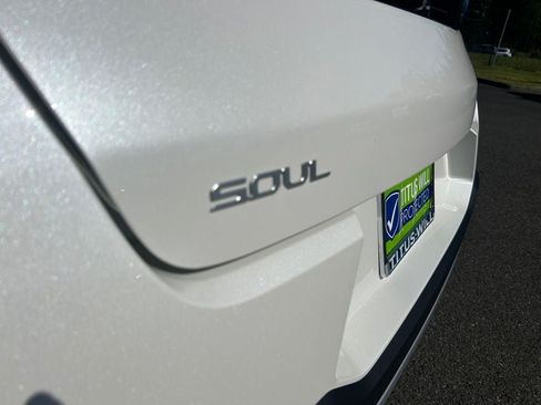 Used 2024 Kia Soul LX w/ Option Group 015 FWD image 34