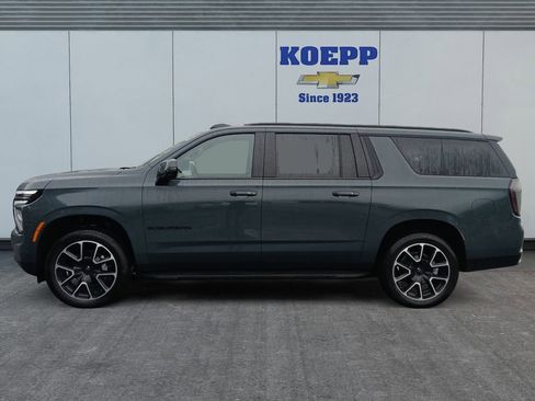 New 2026 Chevrolet Suburban RST w/ Advanced Technology Package AWD/4WD image 2