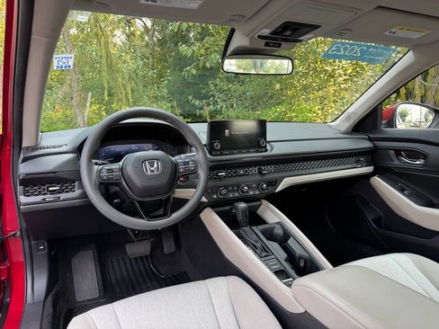 Certified 2023 Honda Accord EX image 10