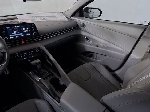 Used 2025 Hyundai Elantra Sport image 24