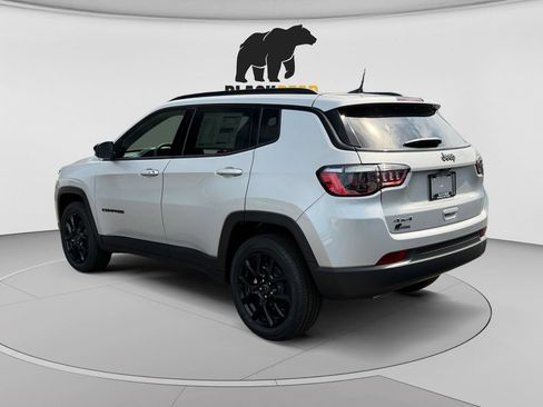 New 2026 Jeep Compass Latitude AWD/4WD image 5