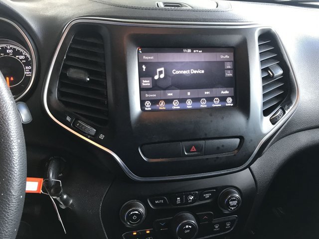 Used 2019 Jeep Cherokee Latitude w/ Popular Appearance Group FWD image 20