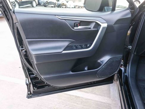 Certified 2025 Toyota RAV4 XLE FWD image 23