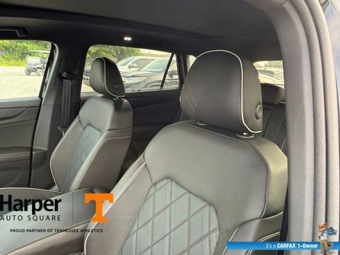 Used 2025 Volkswagen Atlas Cross Sport SEL Premium R-Line AWD/4WD image 12