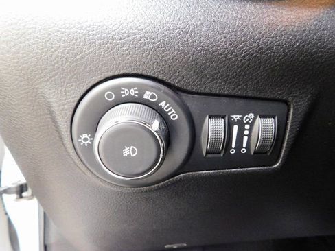 Used 2024 Jeep Compass Limited image 20