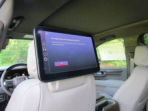 New 2026 GMC Yukon XL Elevation w/ Elevation Premium Package AWD/4WD image 45