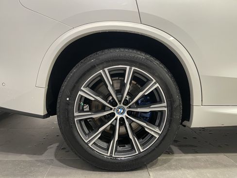 Certified 2022 BMW X5 xDrive45e w/ M Sport Package image 9