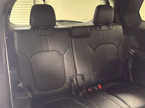 Used 2025 Honda Pilot TrailSport image 17