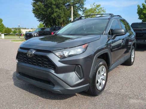 Used 2021 Toyota RAV4 LE FWD image 2