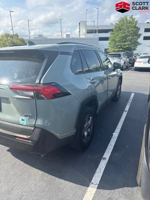 Used 2019 Toyota RAV4 XLE FWD image 4