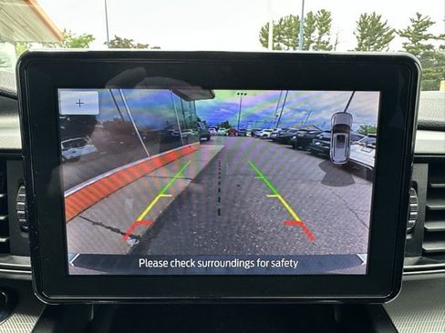 Used 2020 Ford Explorer XLT image 25