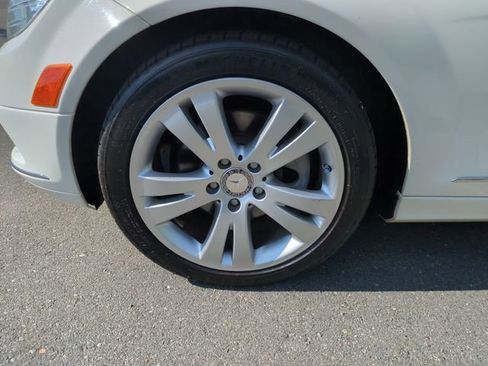 Used 2011 Mercedes-Benz C 300 4MATIC Sedan image 10