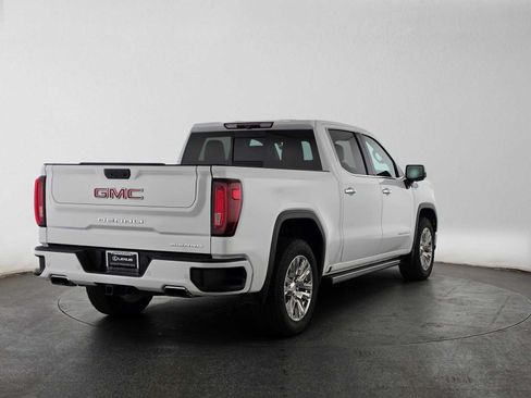 Used 2022 GMC Sierra 1500 Denali w/ Denali Carbonpro Edition AWD/4WD image 3