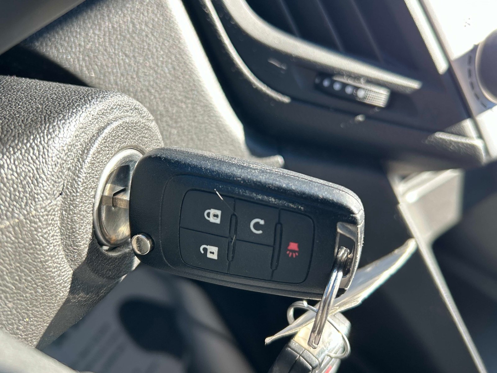 Used 2011 Chevrolet Equinox LT FWD image 24