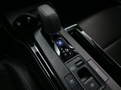 Used 2024 Toyota Prius XLE image 20