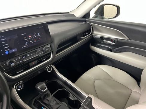 Used 2024 Toyota Grand Highlander XLE image 33
