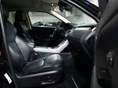 Used 2016 Land Rover Range Rover Evoque SE image 22