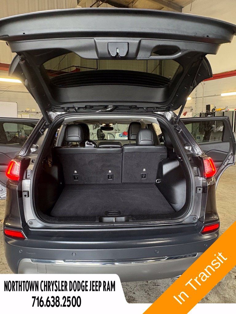 Used 2019 Jeep Cherokee Limited AWD/4WD image 20