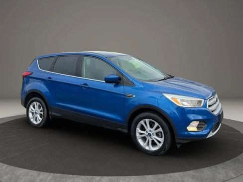 Used 2019 Ford Escape SE FWD image 2