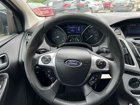 Used 2013 Ford Focus SE w/ SE Winter Pkg FWD image 7