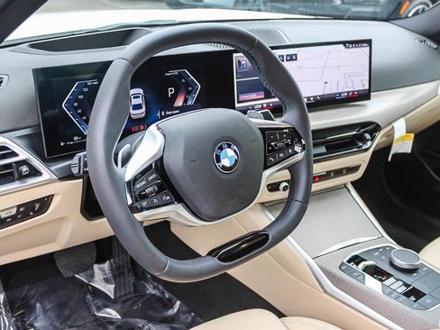 Used 2025 BMW 330i Sedan w/ Premium Package image 17