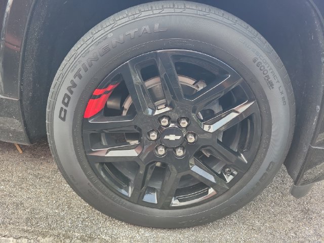 Used 2021 Chevrolet Traverse Premier w/ Redline Edition FWD image 3