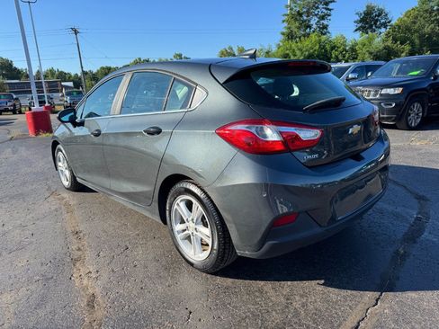 Used 2017 Chevrolet Cruze LT w/ Convenience Package FWD image 3