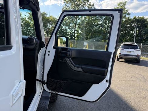 Used 2017 Jeep Wrangler Unlimited Sport w/ Quick Order Package 24S AWD/4WD image 16