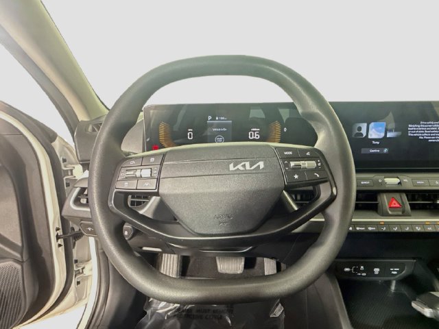 Used 2025 Kia K4 FWD image 12