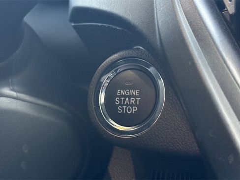 Certified 2025 Subaru Forester Limited image 28