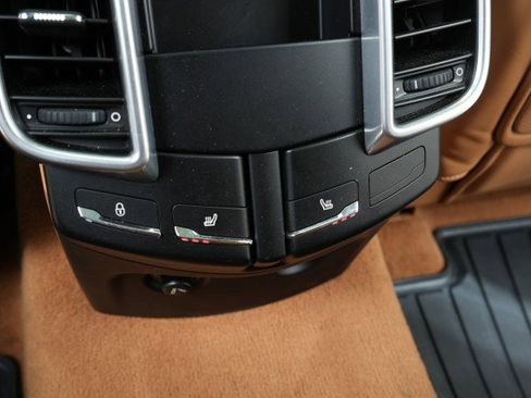 Used 2017 Porsche Cayenne Turbo image 81