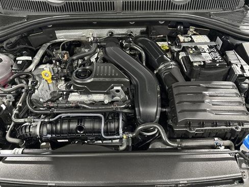 Certified 2025 Volkswagen Jetta SE image 41