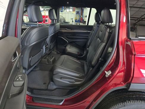 New 2026 Jeep Grand Cherokee L Limited AWD/4WD image 10