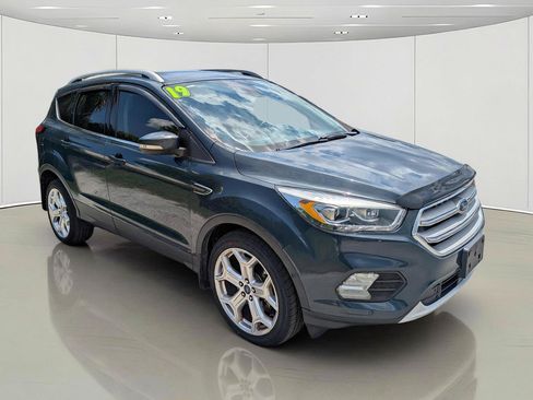Certified 2019 Ford Escape Titanium AWD/4WD image 4