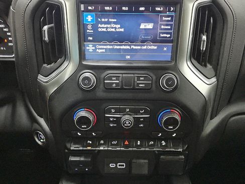 Used 2021 Chevrolet Silverado 1500 LT Trail Boss w/ Convenience Package II AWD/4WD image 11