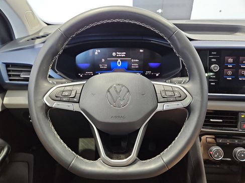 Used 2023 Volkswagen Taos SE w/ Panoramic Sunroof Package FWD image 21