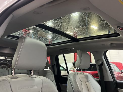 Used 2023 Jeep Grand Cherokee Overland w/ Adv Protech Group III image 31