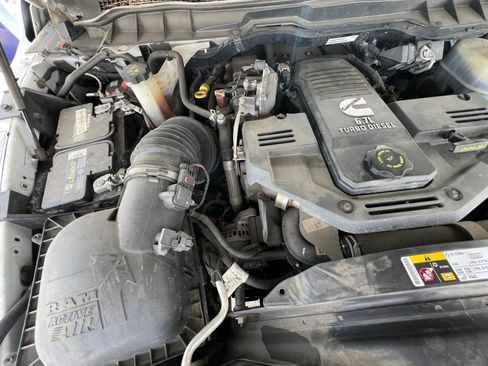 Used 2015 RAM 2500 Tradesman w/ Chrome Appearance Group AWD/4WD image 14