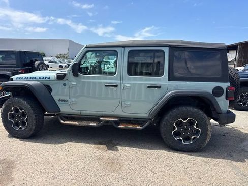 Used 2023 Jeep Wrangler Unlimited Rubicon 4xe w/ Cold Weather Group AWD/4WD image 8