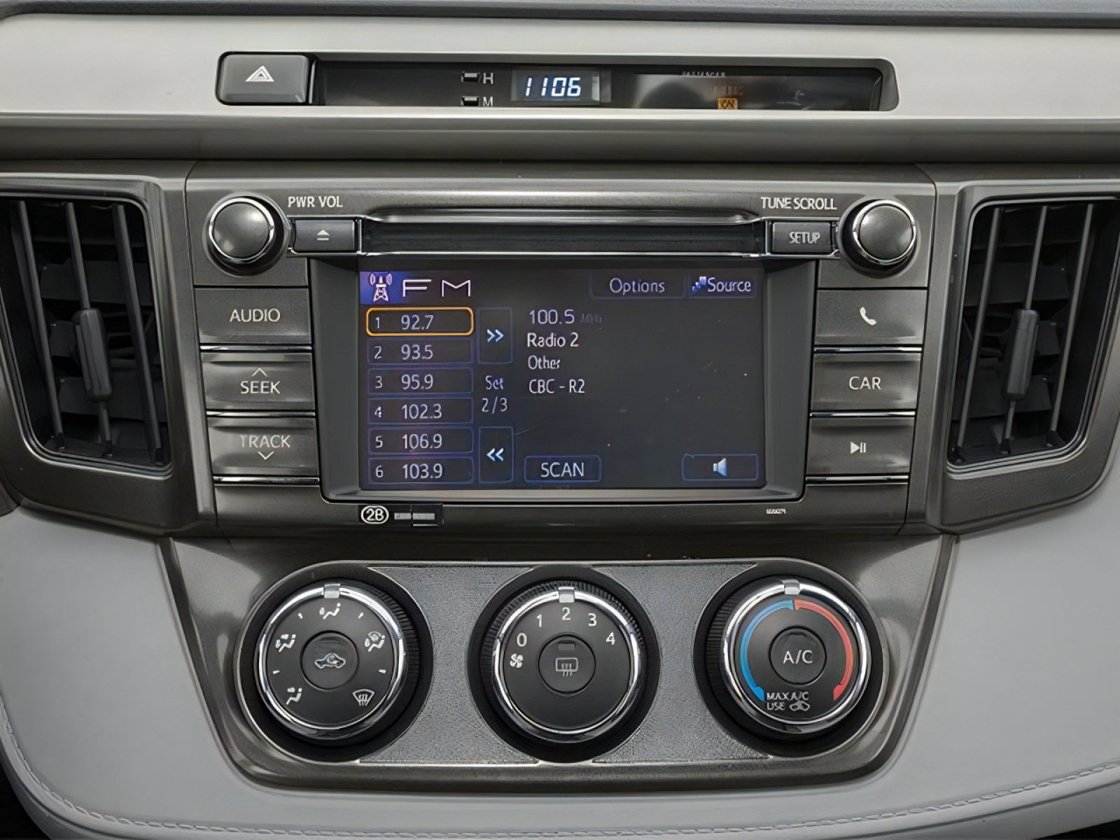 Used 2013 Toyota RAV4 Limited AWD/4WD image 7