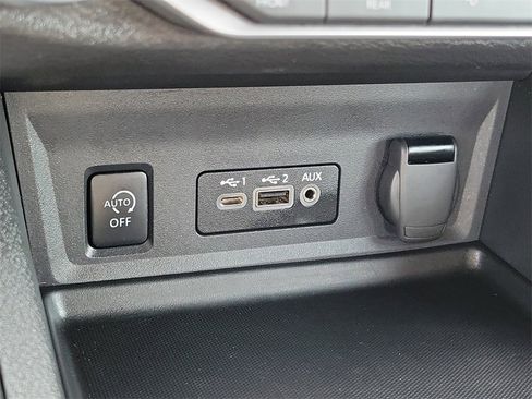 Used 2025 Nissan Sentra SR image 12