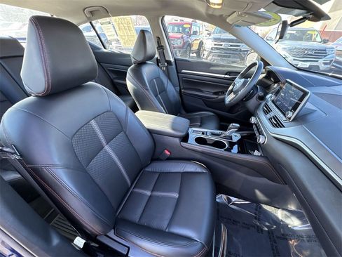 Used 2024 Nissan Altima 2.5 SR image 23