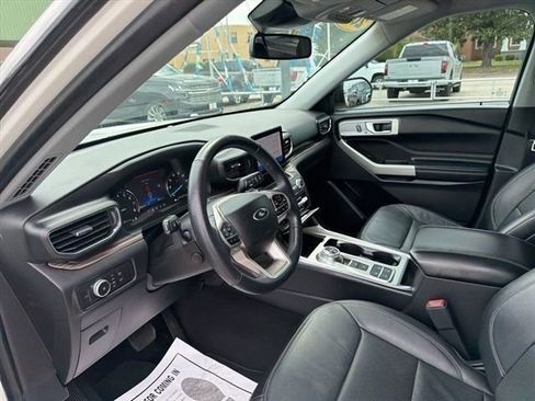 Used 2020 Ford Explorer Limited RWD image 22