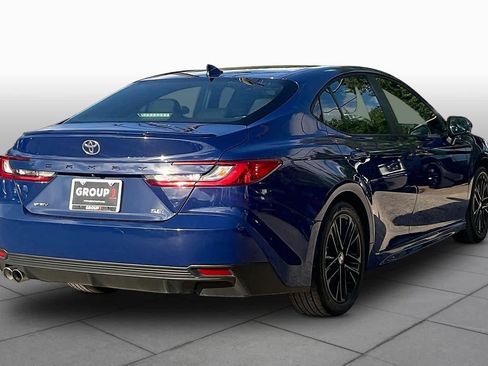 Used 2025 Toyota Camry SE FWD image 13