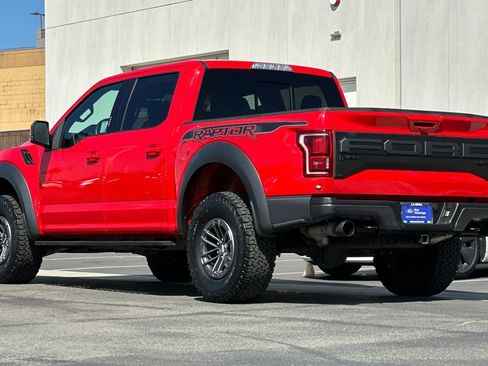 Certified 2019 Ford F150 Raptor w/ Equipment Group 802A Luxury image 5